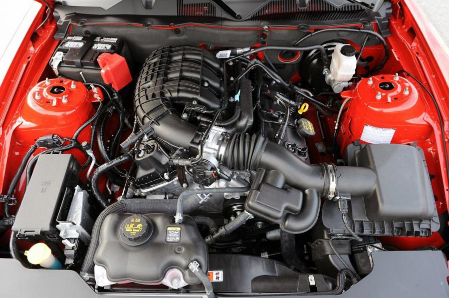  Ford Mustang V6 2011 года  (фото 44 из 93)